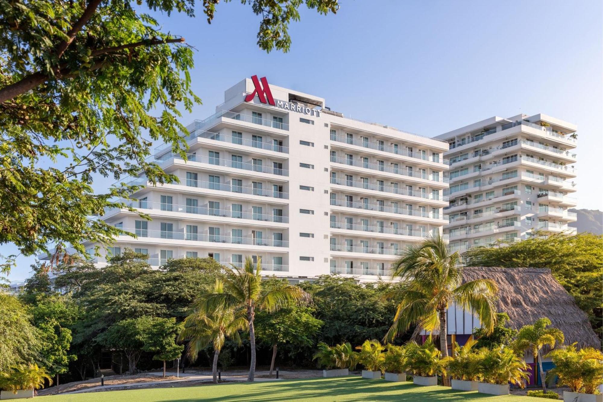 منتجع سانتا مارتا ماريوت بلايا دورميدا المظهر الخارجي الصورة Marriott Cancún Resort