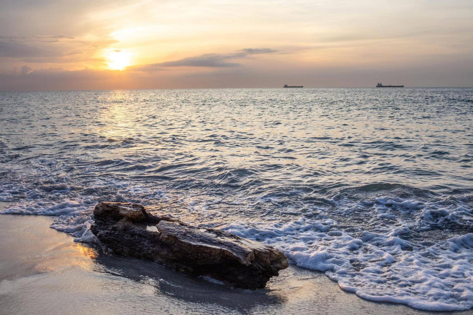 منتجع سانتا مارتا ماريوت بلايا دورميدا المظهر الخارجي الصورة Sunset at the beach