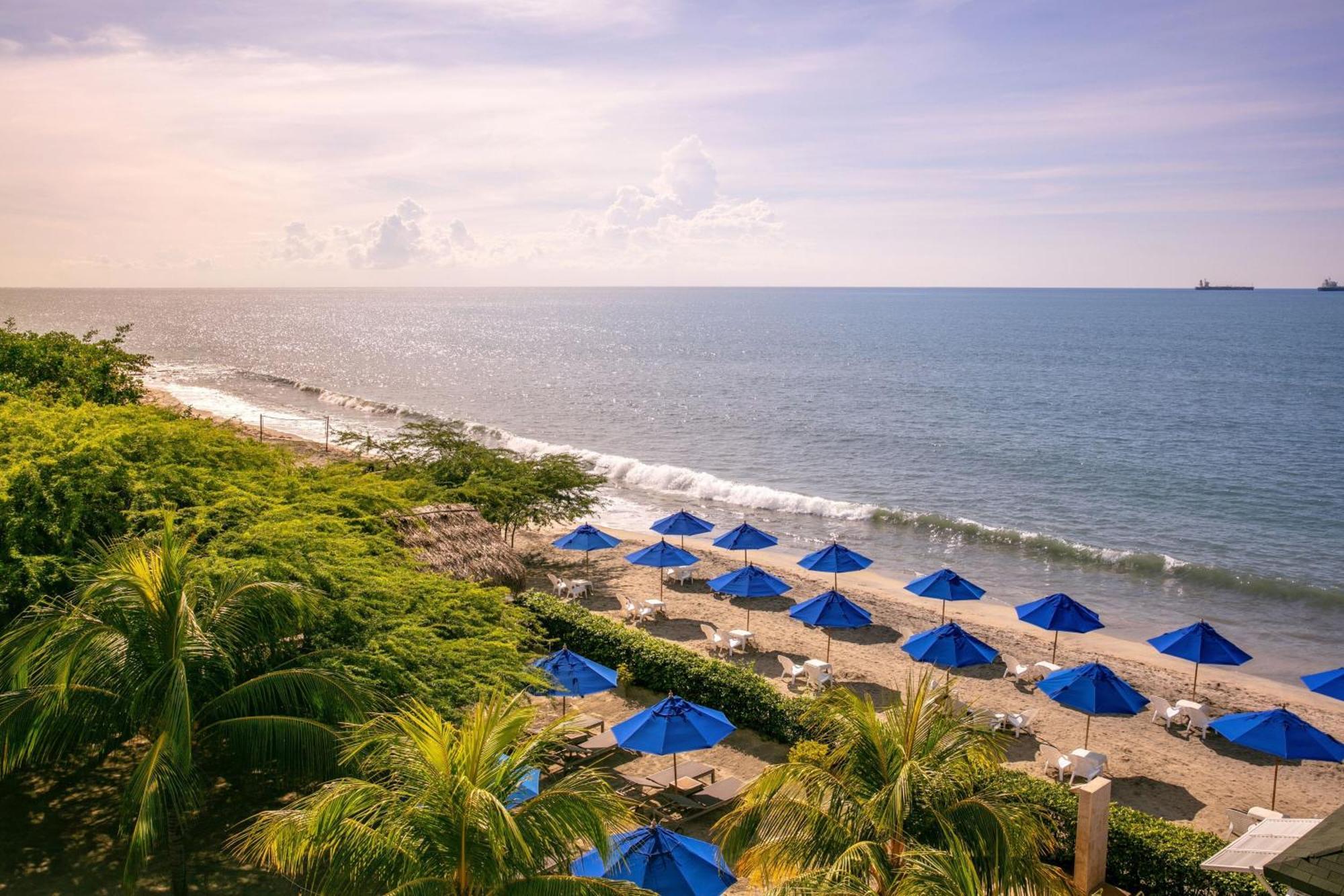 منتجع سانتا مارتا ماريوت بلايا دورميدا المظهر الخارجي الصورة Beach at the InterContinental Resort