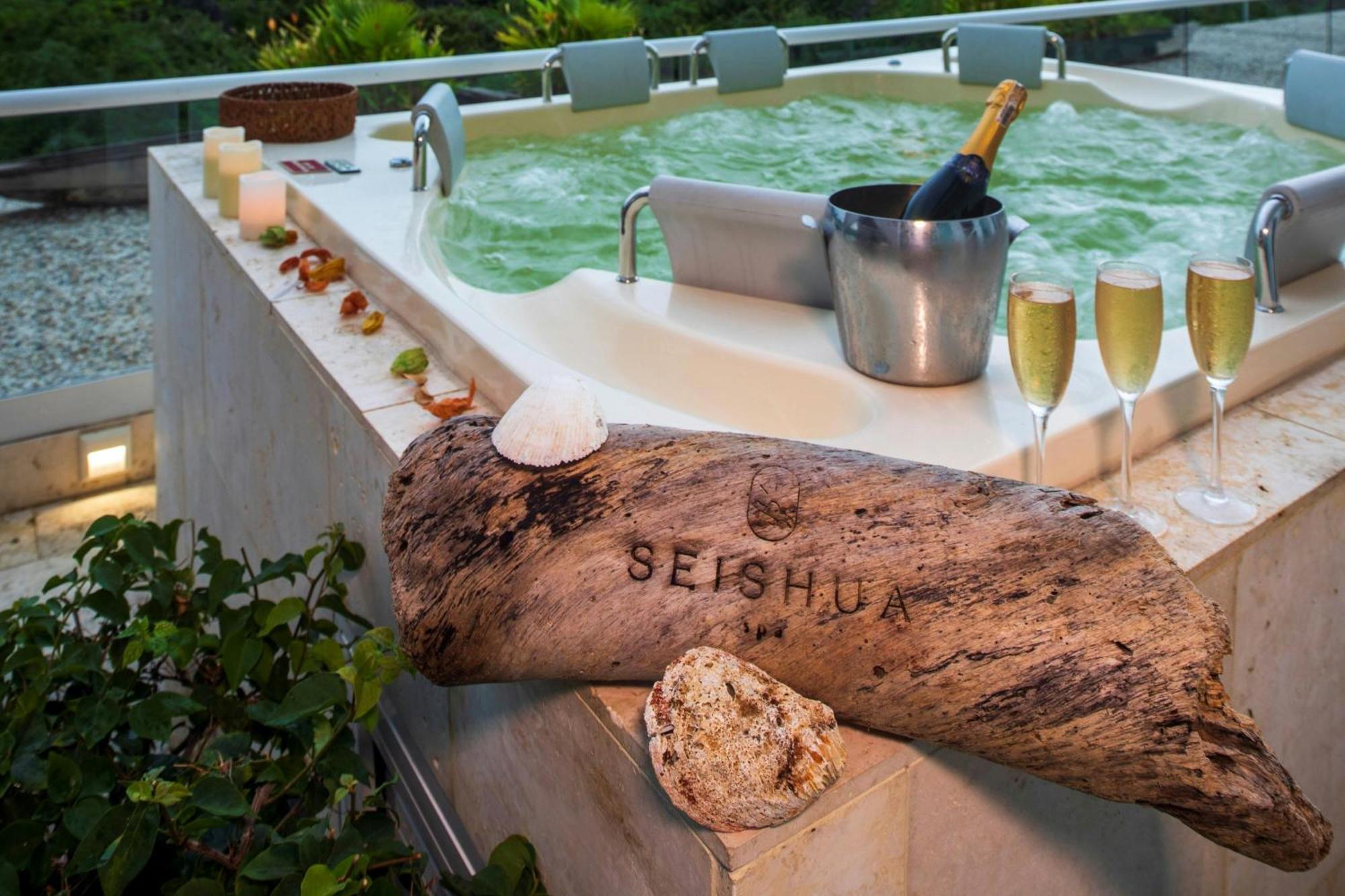 منتجع سانتا مارتا ماريوت بلايا دورميدا المظهر الخارجي الصورة A hot tub